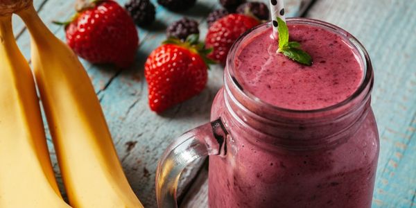 Smoothie od grčkog jogurta i bobičastog voća